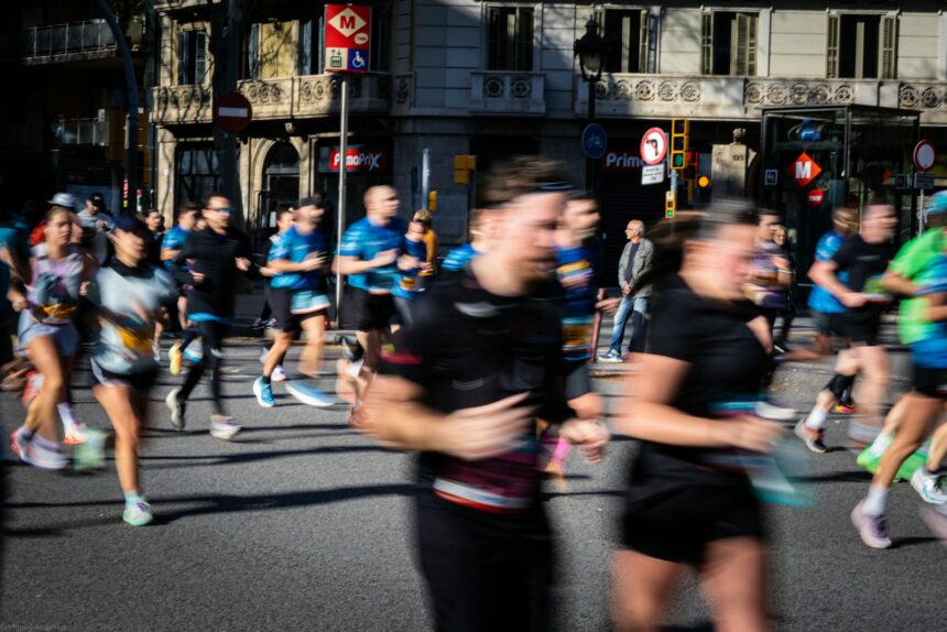 Marathon air pollution study with runners racing on a city street