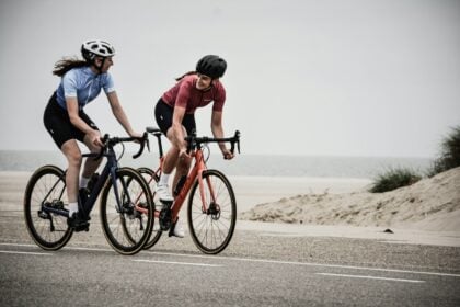 Road cyclists riding hard in a group, the type of athletes whose lactate accumulation rate was measured