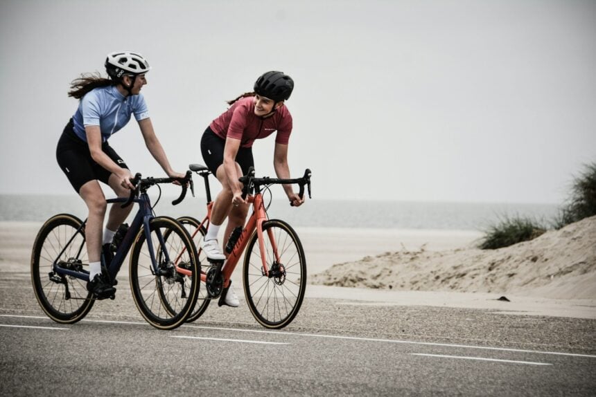 Road cyclists riding hard in a group, the type of athletes whose lactate accumulation rate was measured