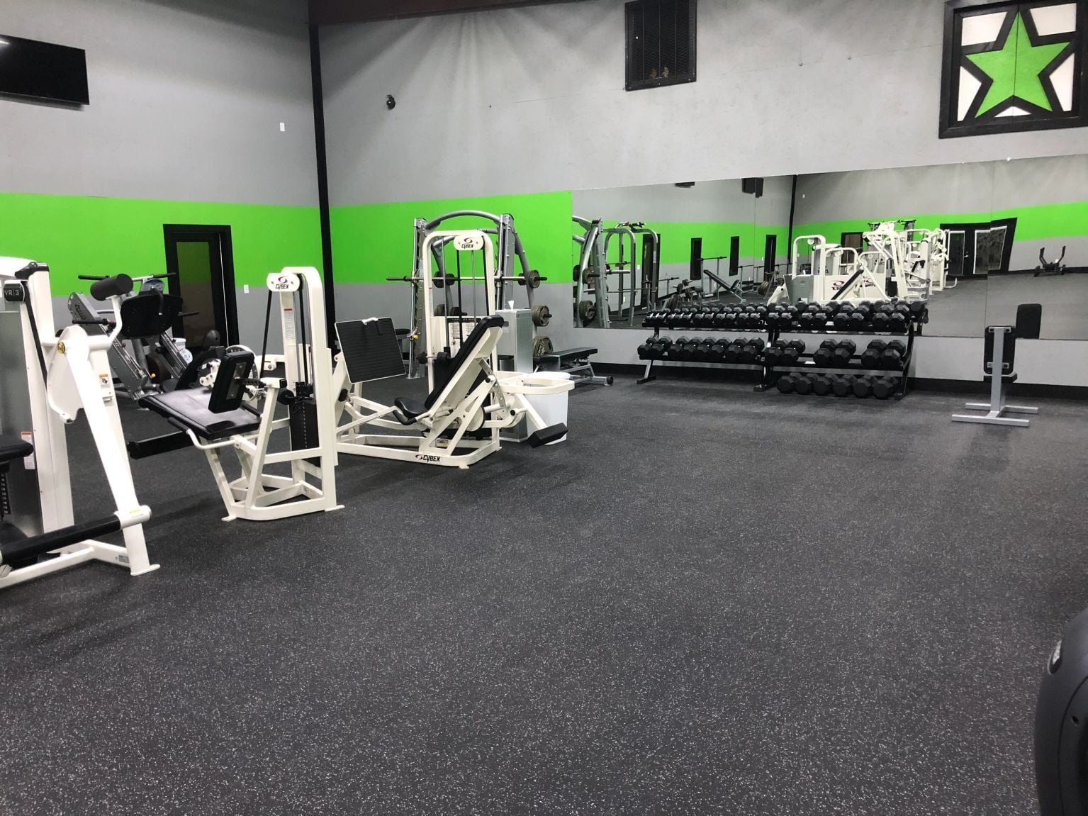 Strength machines and open training floor at Stars Sports and Fitness in Pageland