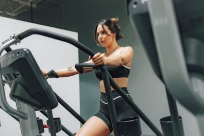 Person running on a treadmill in a gym, the activity category behind exercise-related injuries in US emergency department data