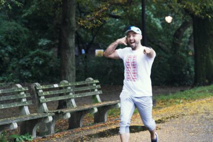Recreational runners in a community race, the kind of sports participants surveyed about knee ligament injuries